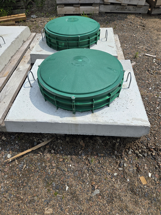BROOKLIN CONC TANK GREEN RING 16x16
